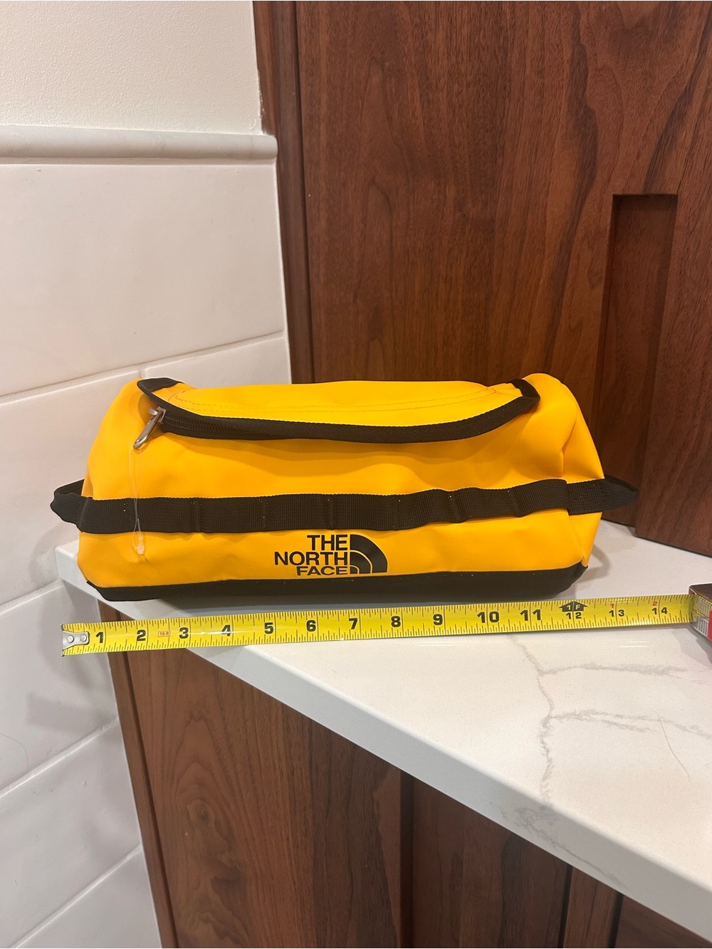 The North Face Base Camp Travel Canister L: Toiletry Kit Cosmetic Personal Care